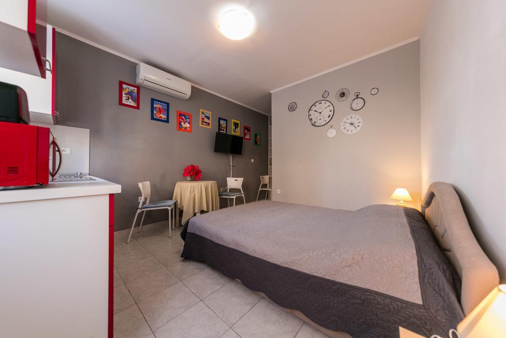 Apartments Kastelani Komiža Buitenkant foto
